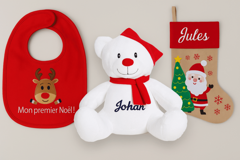 Trois cadeaux de Noël personnalisés pour bébé : bavoir Mon premier Noël, doudou ours brodé Johan et botte de Noël avec prénom brodé