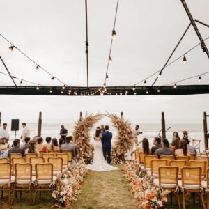 Cadeau de mariage inoubliable : nos idées brodées personnalisées